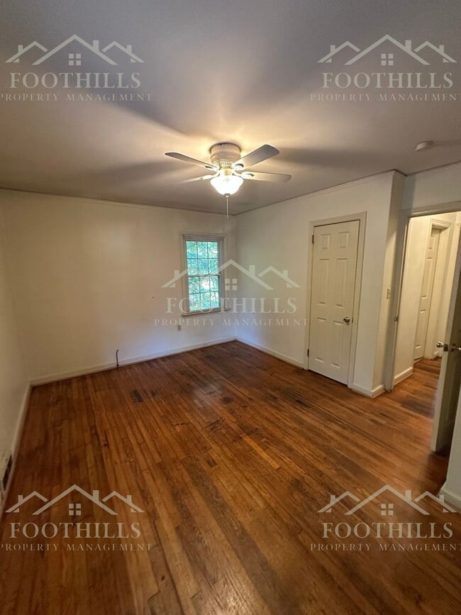 Building Photo - 2 Bedroom Duplex off Concord Rd