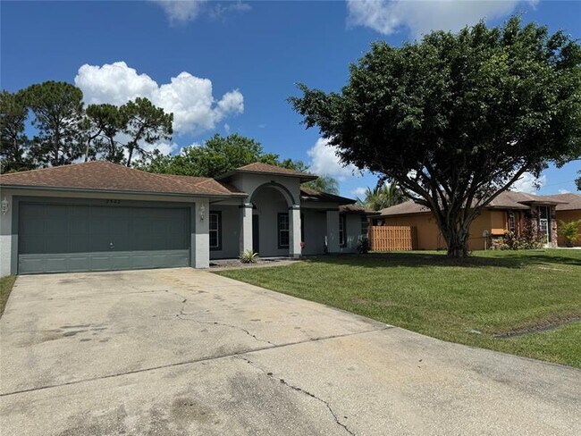 Building Photo - 3542 SW Margela St
