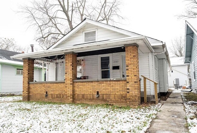 Foto del edificio - 2542 Brookway St