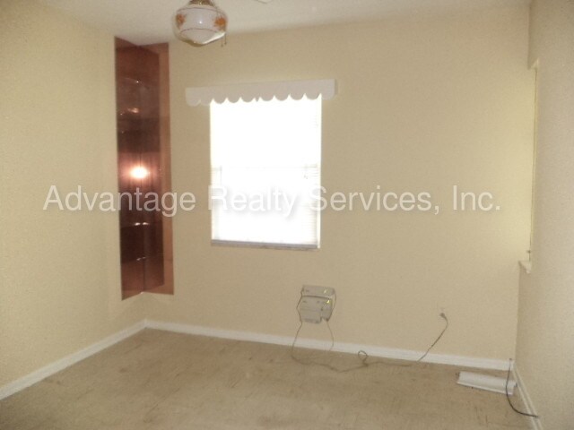 Foto del edificio - 1309 S Pine Lake Dr