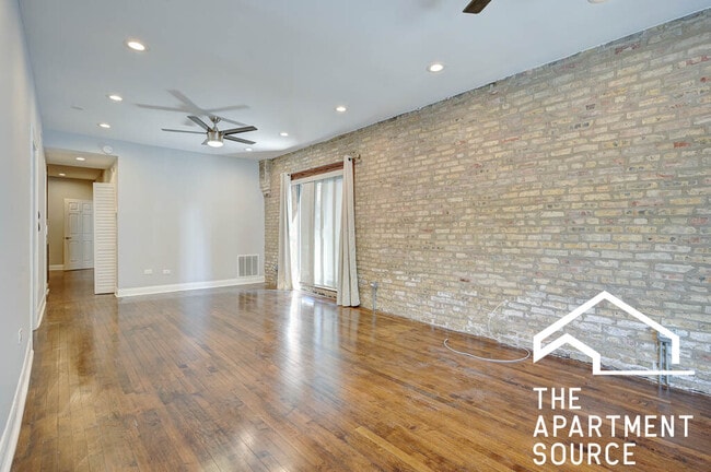 Building Photo - 2013 N Hoyne Ave