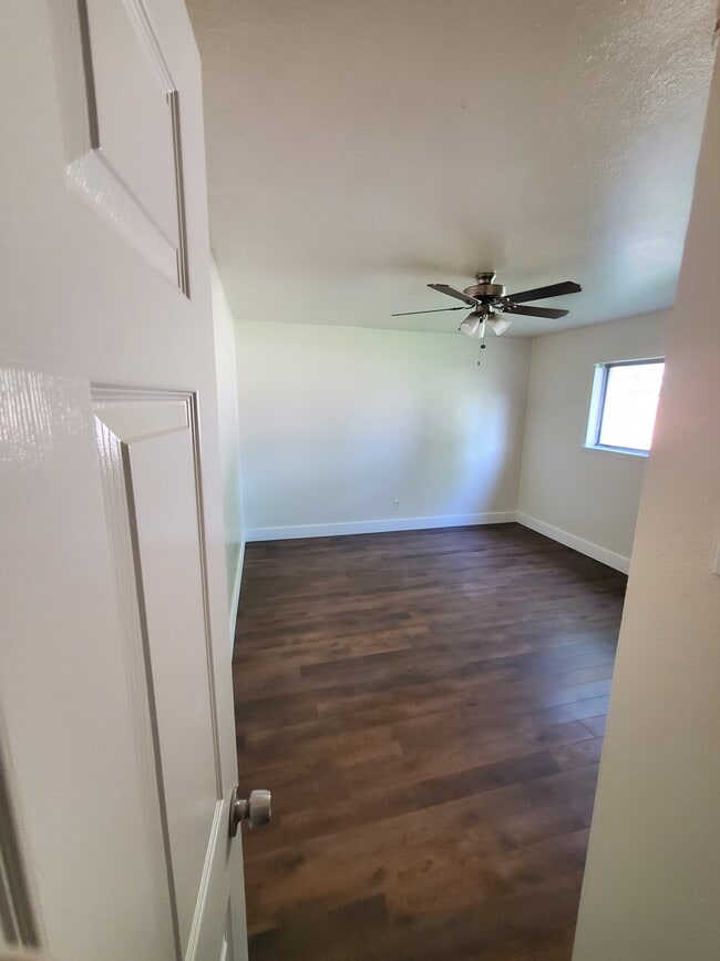 bed 1 - 6300 Pine St
