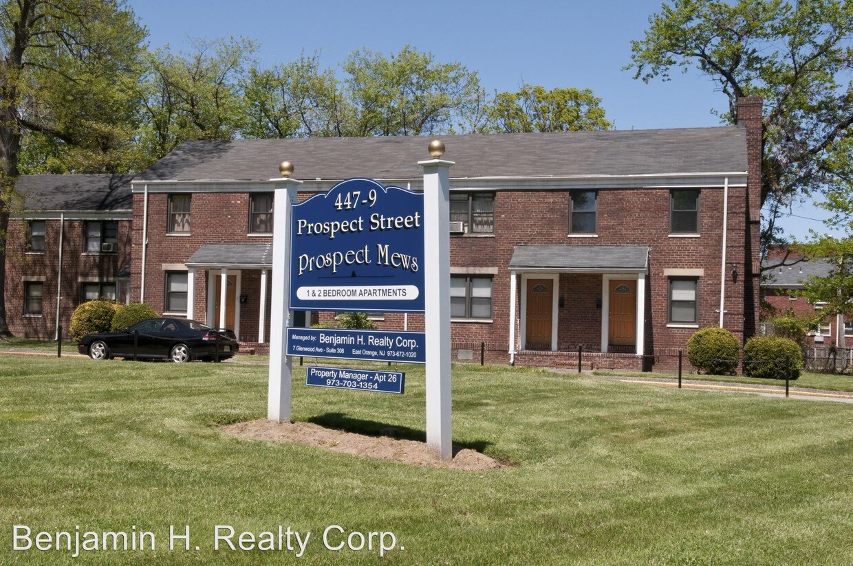 Building Photo - 447-449 Prospect St