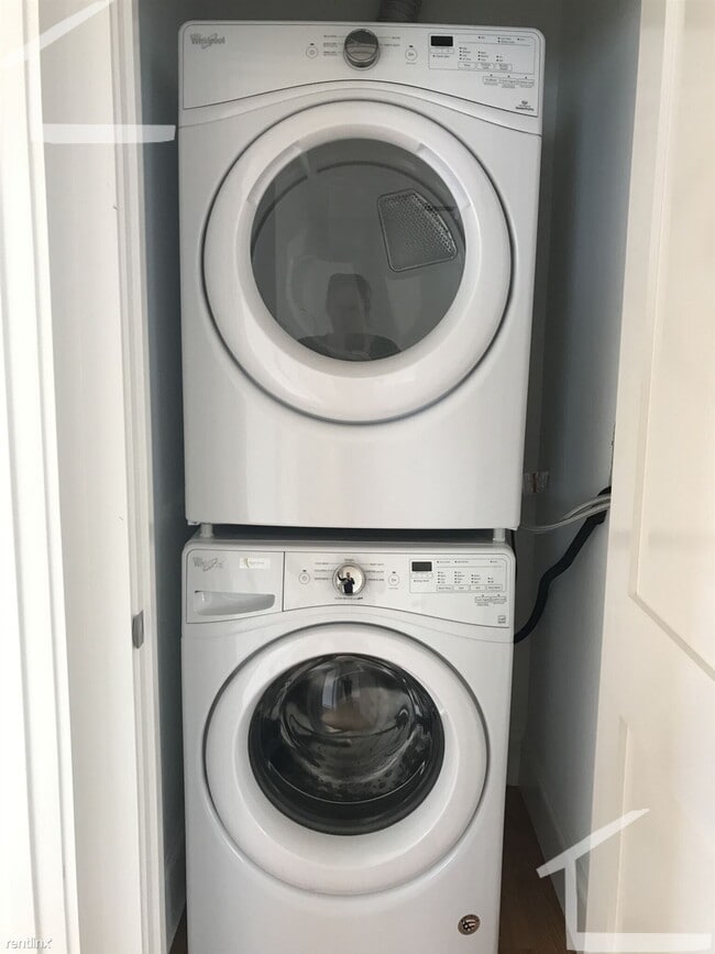 Foto del edificio - 5 br, 3 bath Duplex - 134 Parsons St 2