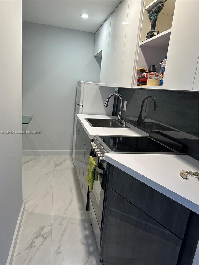 Foto del edificio - 3110 SW 19th Ter