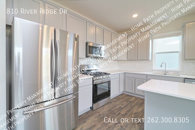 Foto del edificio - 810 River Ridge Dr