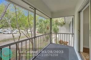 Building Photo - 2250 NE 66th St