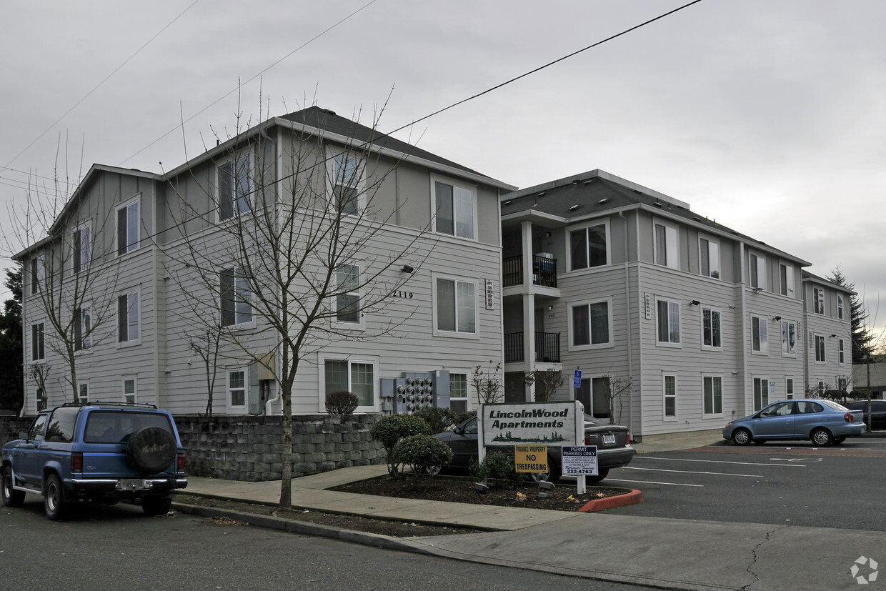 Building Photo - Lincoln Wood Apartments