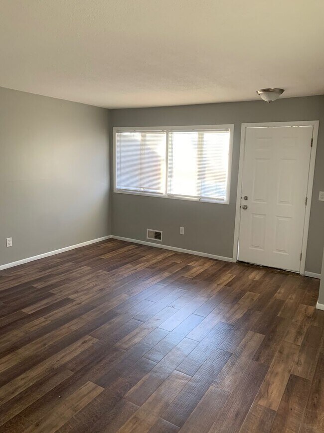 Foto del edificio - Amazing 2 bedroom 1 bath townhouse in Robb...