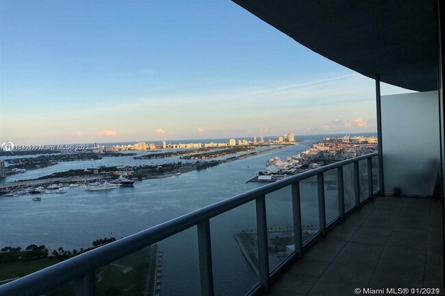 Building Photo - 888 Biscayne Blvd