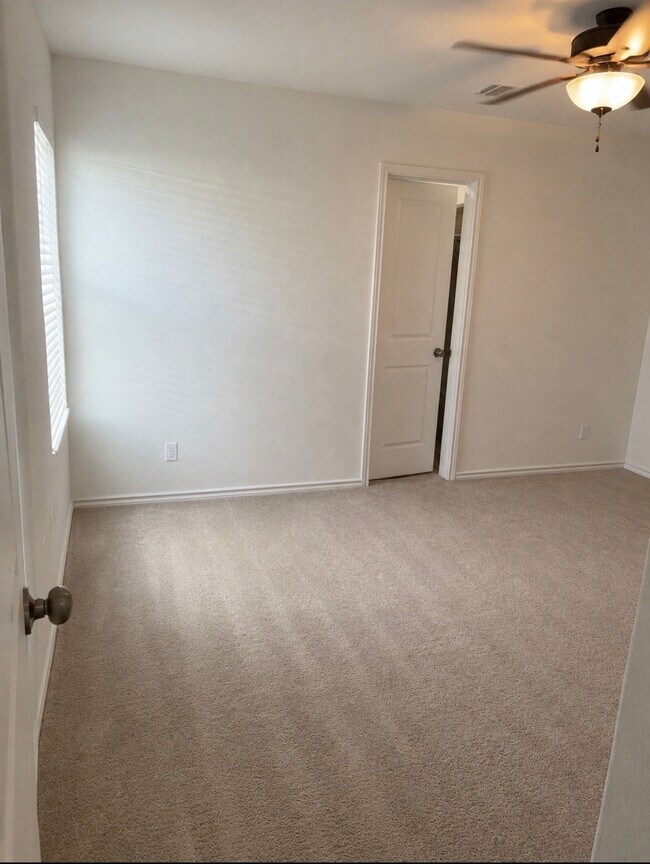 Foto del edificio - 57 Trinity Cir