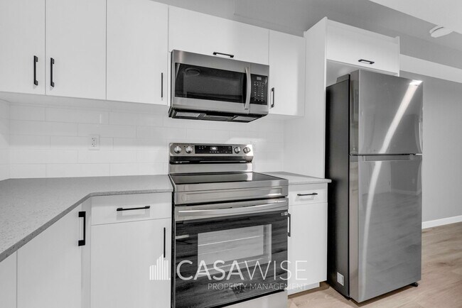 Photo du bâtiment - 10248-10157 157 St NW