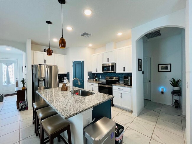 Building Photo - 6264 Great Bear Dr