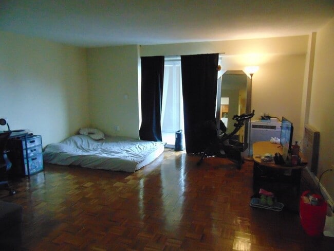 Photo - 1025 Hancock St Apartment