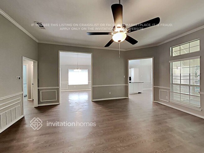 Foto del edificio - 7121 Timberlane Dr