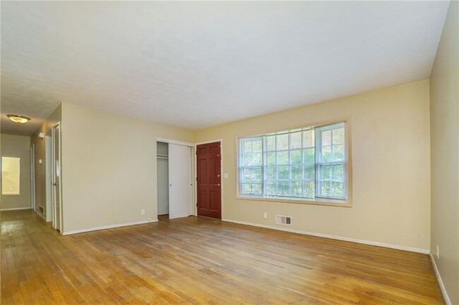 Building Photo - 6095 Mincey Rd