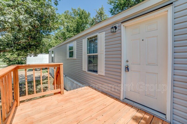 Building Photo - 10845 E Admiral Pl
