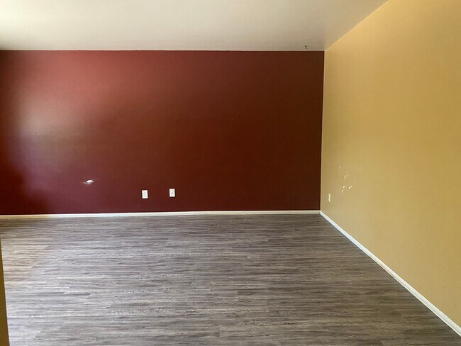 Foto del edificio - Eastside 3 bed 2 bath - Pool and Garage