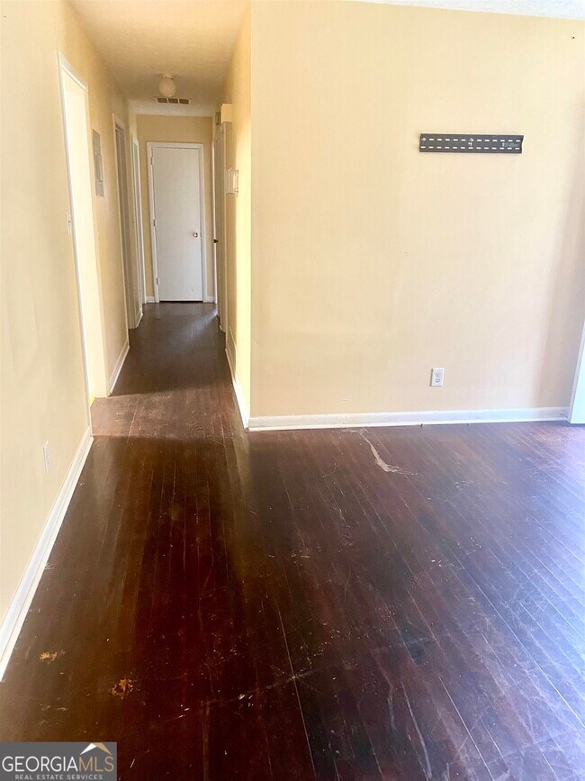 Foto del edificio - 6936 Adel Ln