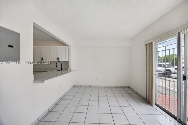 Foto del edificio - 800 SW 104th Ct