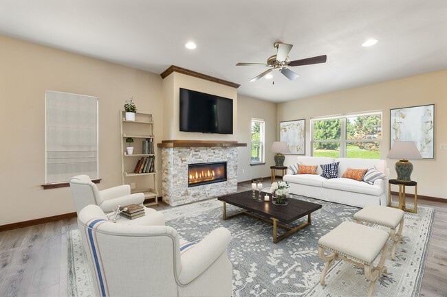 Building Photo - 3 Bedroom / 2.5 Bathroom / Townhome