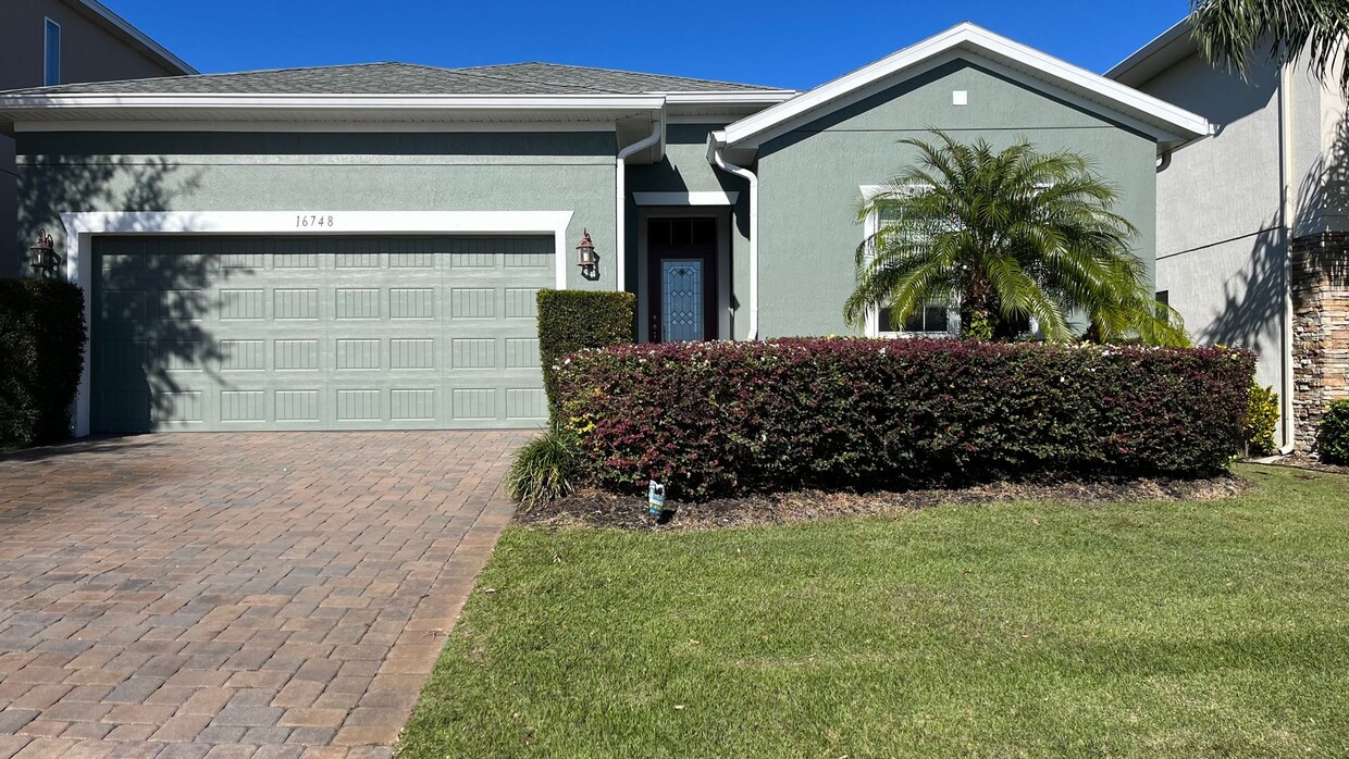 Foto principal - Beautiful 3 Bedroom 2 Bath Home in Johns L...