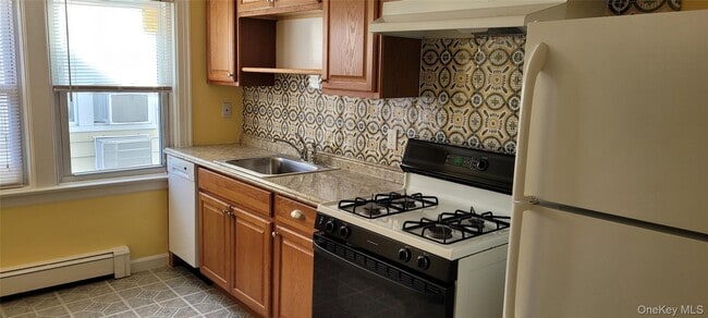 Foto del edificio - 166-48 25th Ave