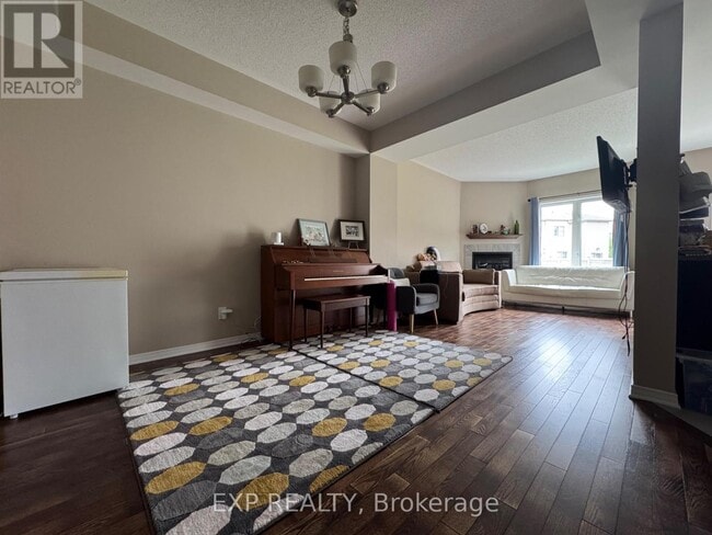 Building Photo - 381 Via Verona Ave