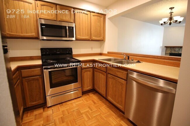 Building Photo - Top floor condo in South Anchorage!