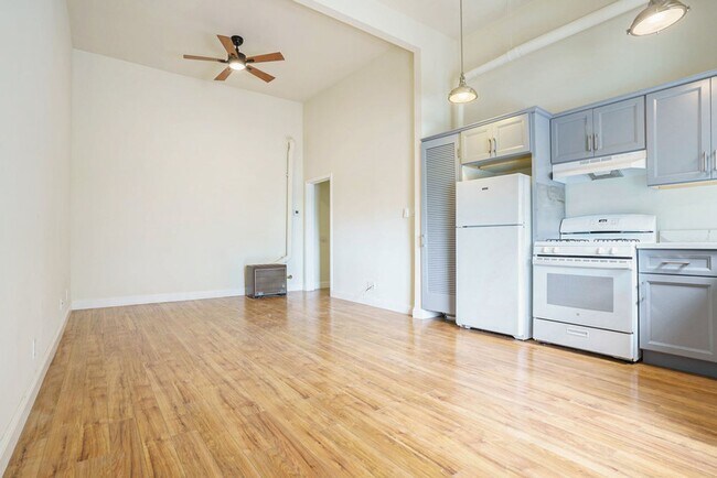 Building Photo - BENTON ST 1201-1203, ENCINAL AVE 1403-1413