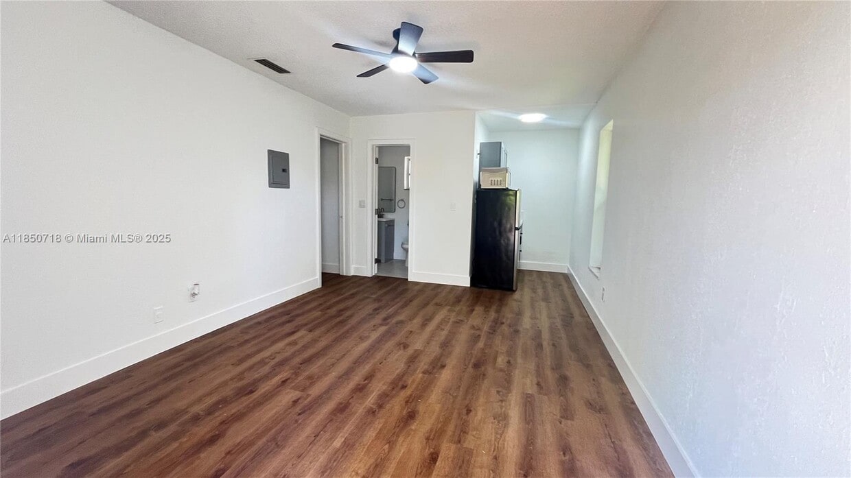 Primary Photo - 2931 NW 22nd Ct