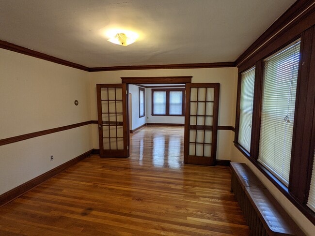 Foto del edificio - 74 Colborne Rd