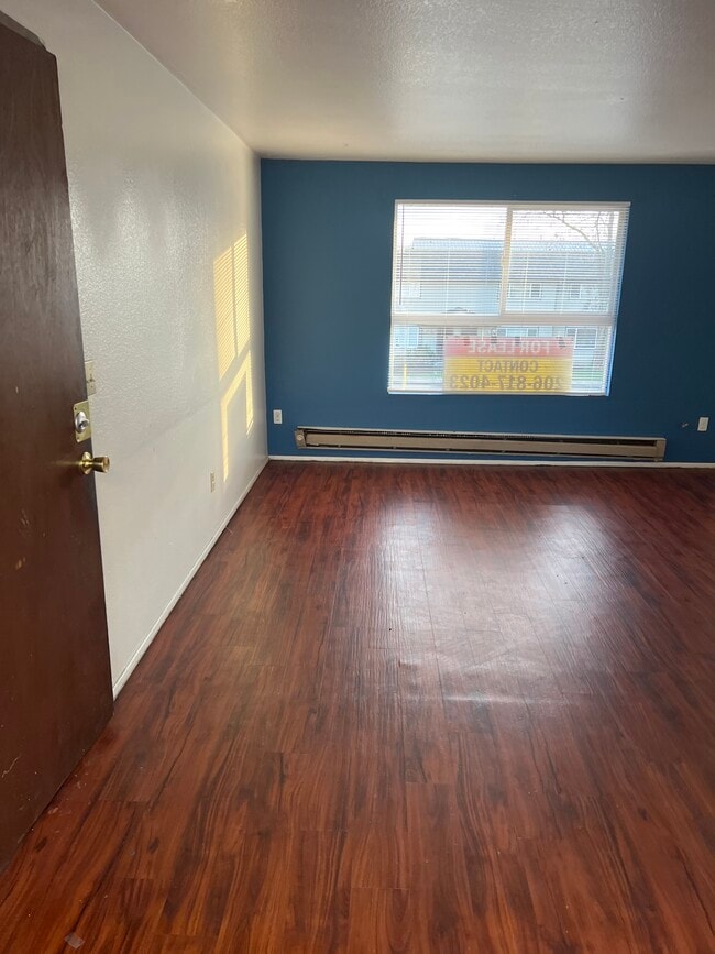 Building Photo - 429 1st Ave N