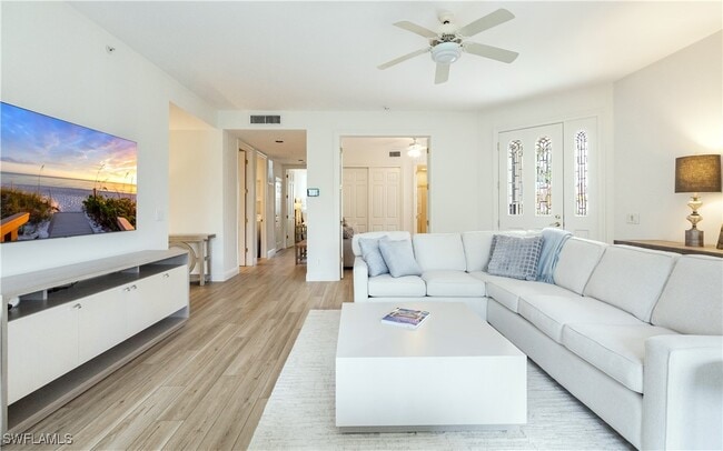 Building Photo - 233 Colonade Cir