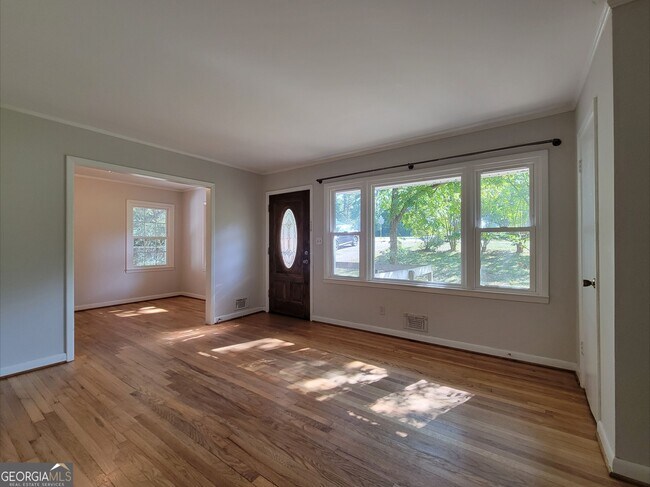 Foto del edificio - 432 Lakeview Dr SW