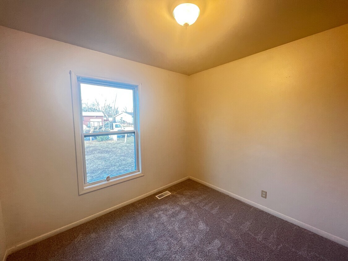 Building Photo - 1407 Comanche Dr