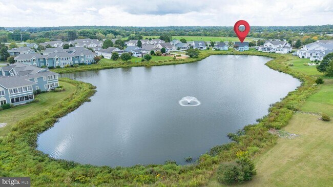 Foto del edificio - 298 Lakeside Dr