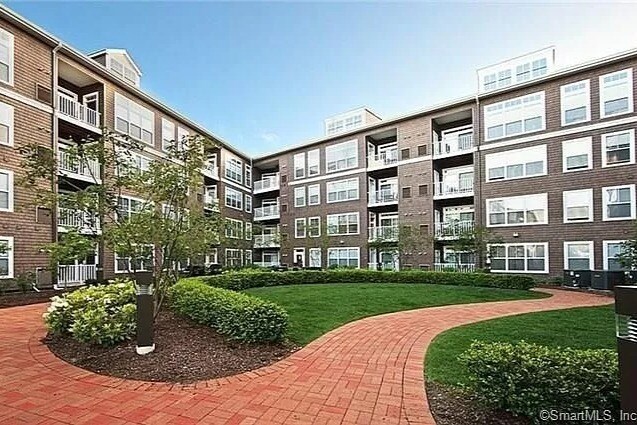 Building Photo - 850 E Main St