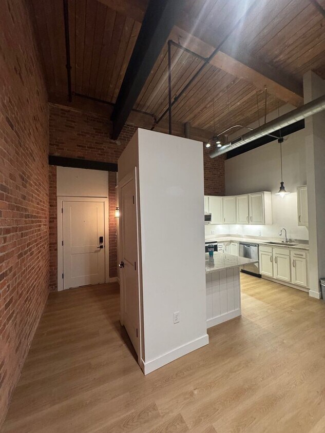 Primary Photo - Studio Apartment (1 Bed/ 1 Bath)
