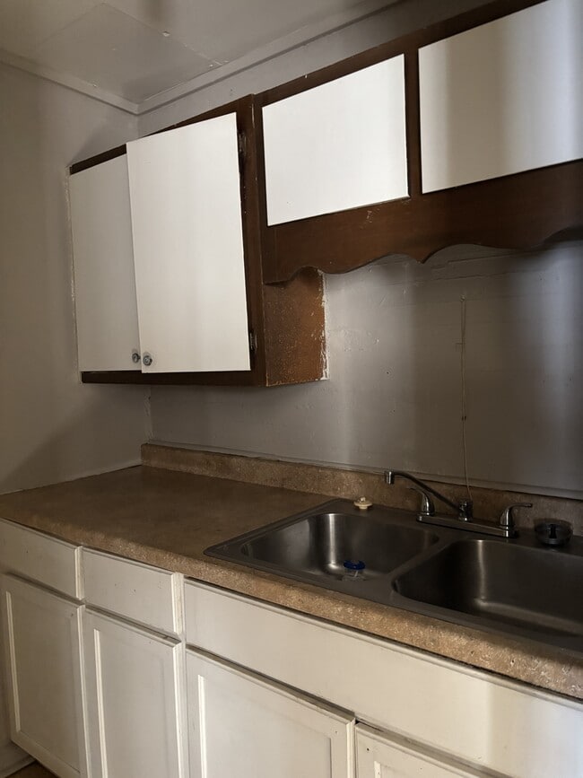 Building Photo - 210 W Spg St