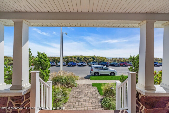Foto del edificio - 1609 Ocean Ave N