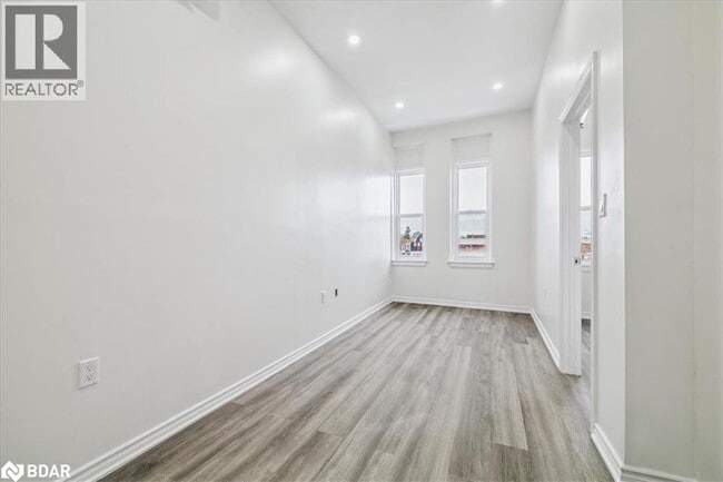 Photo du bâtiment - 68 Peel St