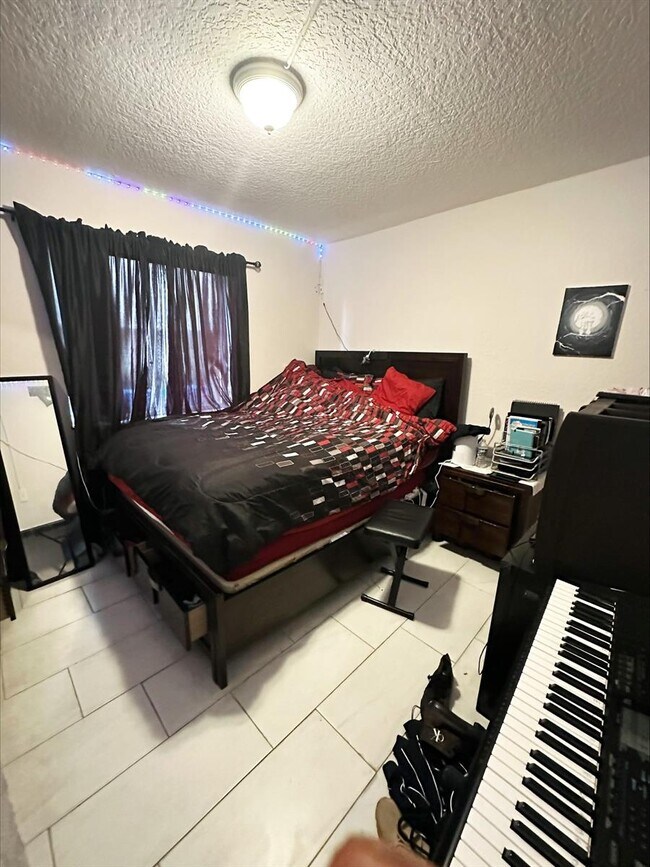 Foto del edificio - 3724 NW 115th Way