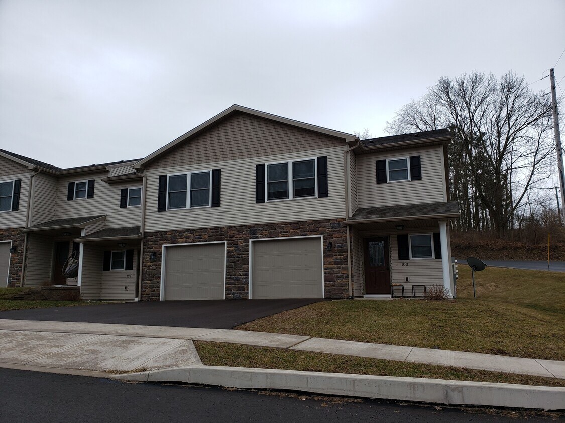 312 Hollow Dr, Danville, PA 17821 Townhome Rentals in Danville PA