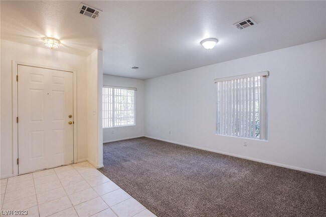 Foto del edificio - 7225 Palatial Ave