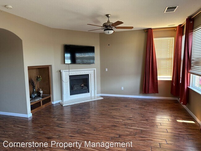 Building Photo - 4 br, 2.5 bath House - 2691 Hutchings Drive