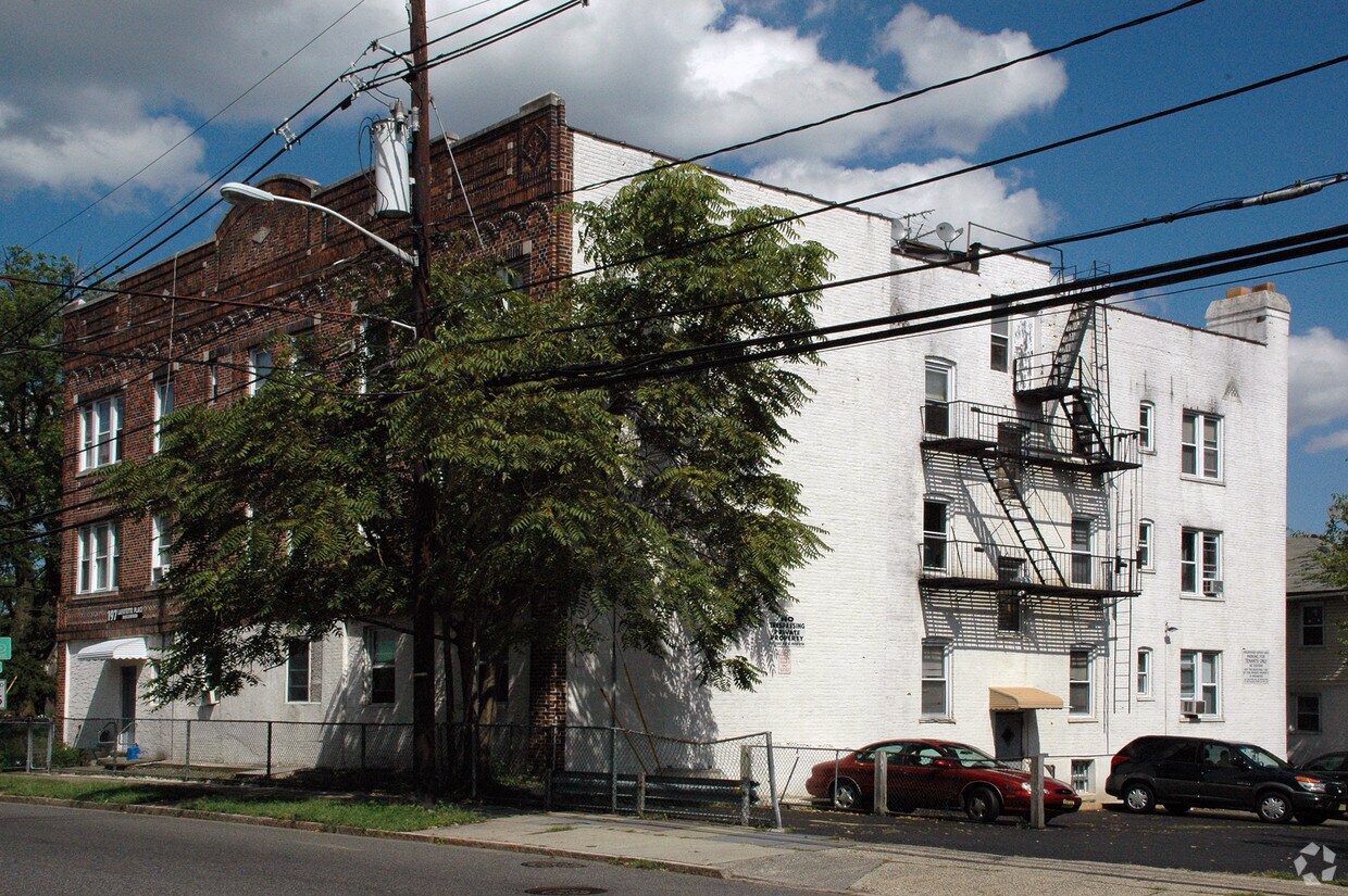 Building Photo - 197 Lafayette Pl