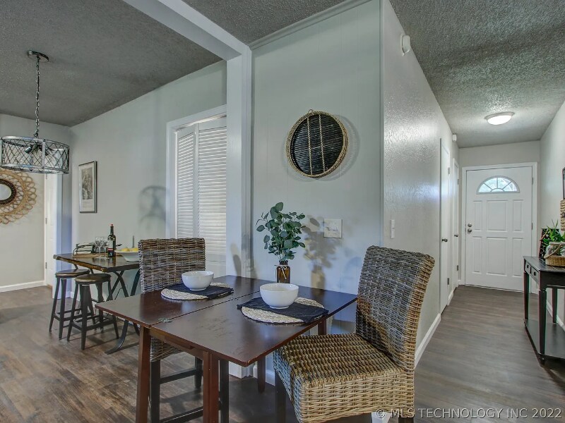 Foto principal - 4301 S Elm St