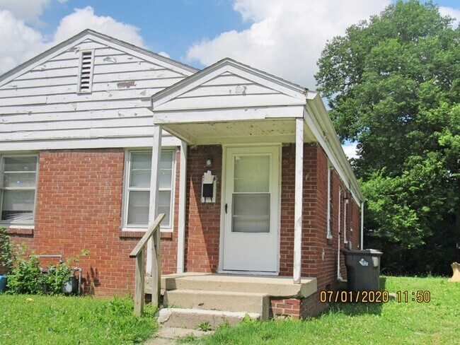 Foto del edificio - 1316 Medford Ave, Indpls, IN 46222