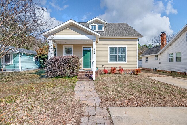 Elevación frontal - 805 Lafayette St